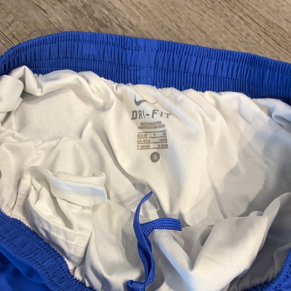 Nike Dual-Tone Blue and Yellow Shorts - Picture 2 of 4